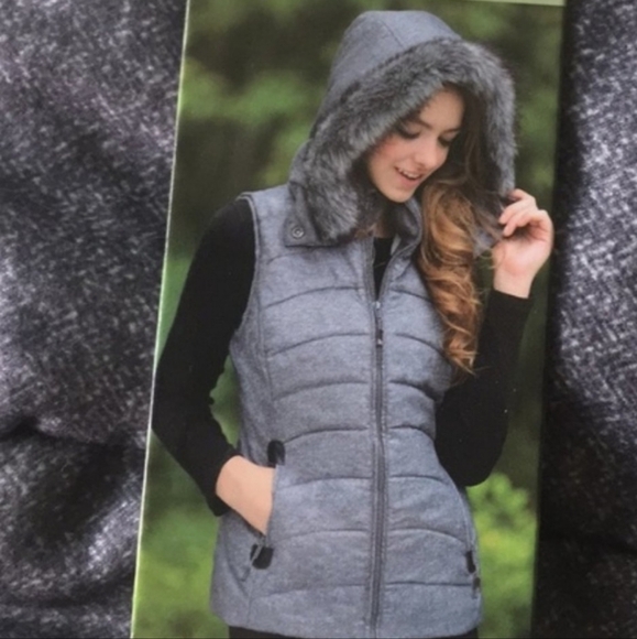 NWOT Green Tea Fleece Lined Quilted Grey Puffer Vest in Large - Picture 1 of 6